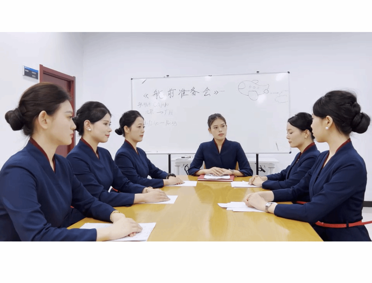 现代服务学院2022级空乘专业毕业设计优秀作品展示（一） 航前准备会网络技术服务
